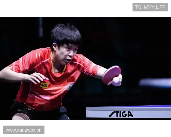 王楚钦训练完直接拎包去秀场，这反差谁懂啊