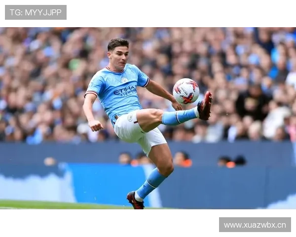 阿尔瓦雷斯这日常生活也太反差了吧，赛场上发狠，家里竟然这么温柔？